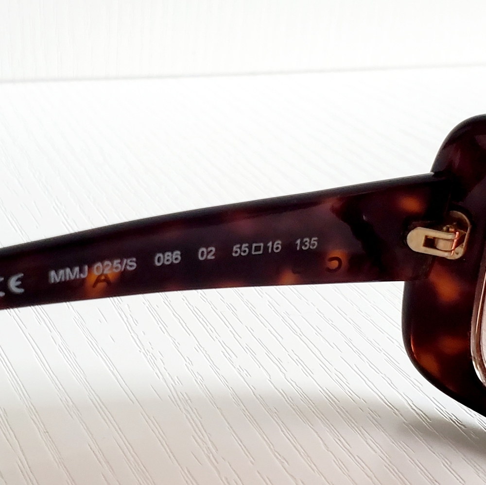 MARC JACOBS - Classic Sunglasses - Picture 9 of 12